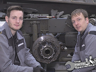 foto noticia Publicado un nuevo vídeo para los profesionales del taller. Los «Parts Specialists» muestran cómo sustituir un buje de rueda de un camión